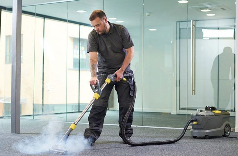Four Benefits of Using an Industrial Steam Cleaning Machine